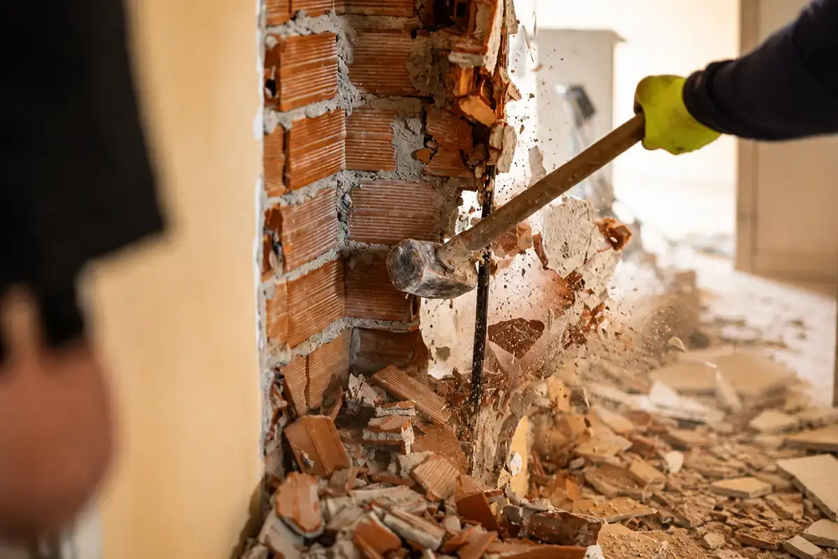 demolición de estructuras en Málaga para reforma de una vivienda